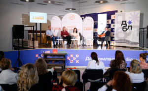 Panel diskusija 'Napišimo priču iz početka': Nasilje uglavnom počinje suptilno, a završava ozbiljno