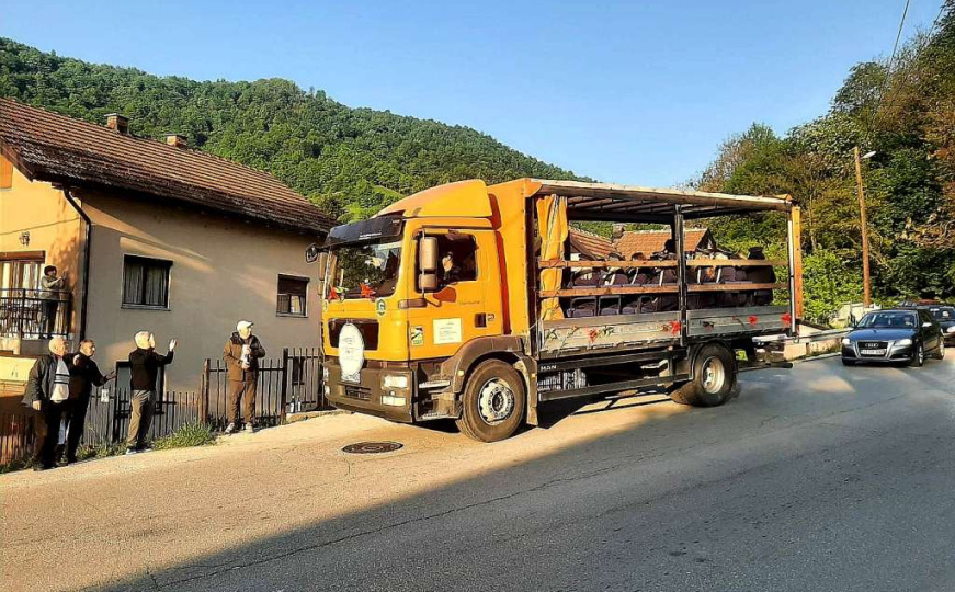 'Prvomajska budnica': Duvački orkestar jutros obradovao Zeničane