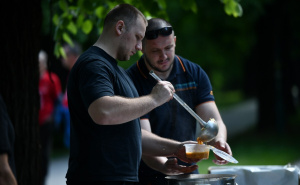 Sindikalisti se okupili na Vilsonovom šetalištu: Poslužen radnički grah povodom 1. maja