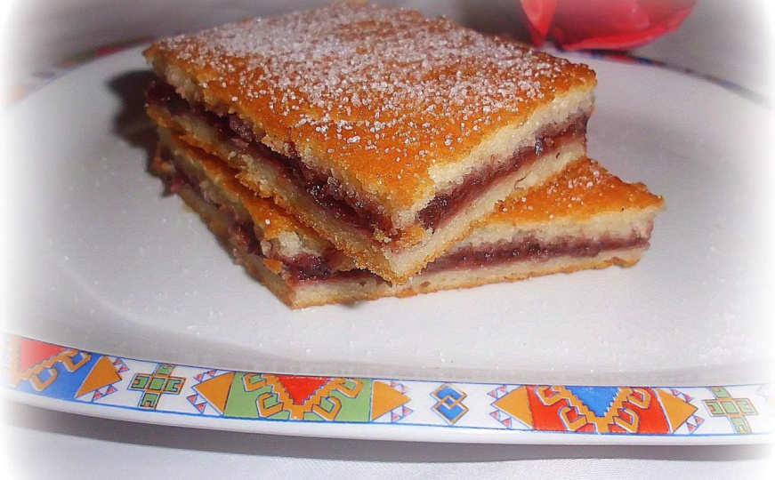 Starinski kolač s pekmezom koji su svi voljeli: Preukusan, lagan za pripremu i gotov za tren