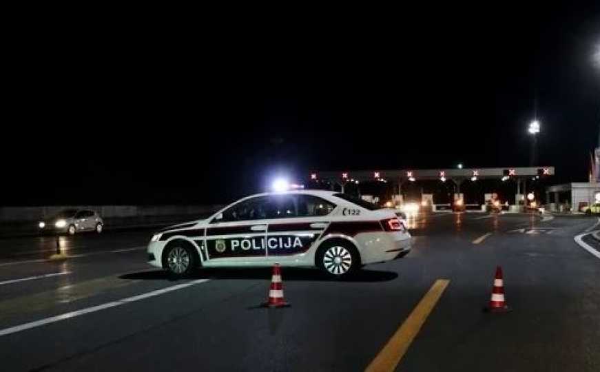 Detalji saobraćajne nesreće kod Sarajeva: Automobil sletio sa ceste, dvije osobe teško povrijeđene