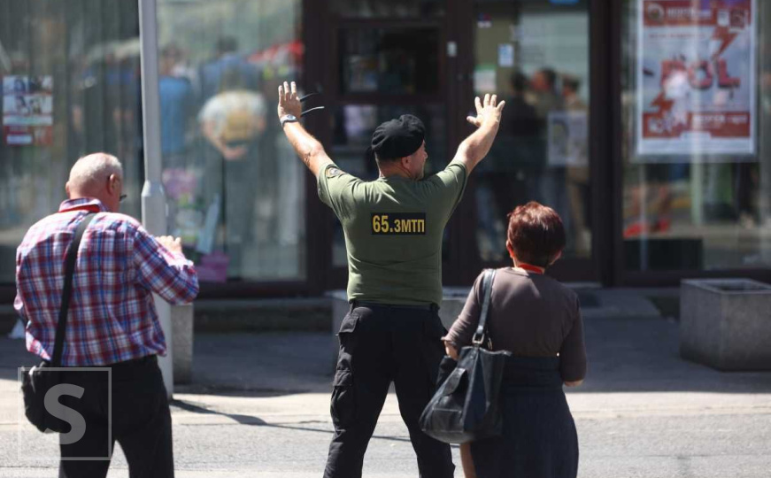 Delegacija iz RS stigla u Dobrovoljačku: Nosili oznake jedinice optužene za učestvovanje u genocidu