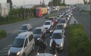 Gužve na graničnim prijelazima: Duge kolone vozila na izlazu iz BiH