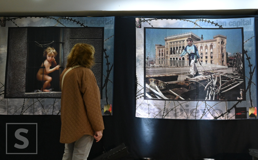 U znak sjećanja na ubijenu djecu Sarajeva: Otvorena izložba "Plač za 1.601 dijete'' Rikarda Larme