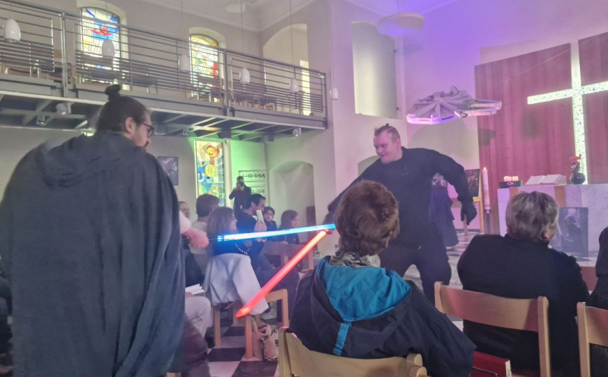 Džedaj služio liturgiju: "Crkva mora doći do mlađih generacija"