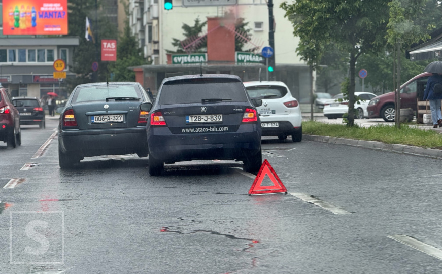 Udes u Sarajevu: Stvorila se gužva u saobraćaju