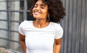 Rješenja koja djeluju: Kako ukloniti mrlje od dezodoransa i znoja sa odjeće?