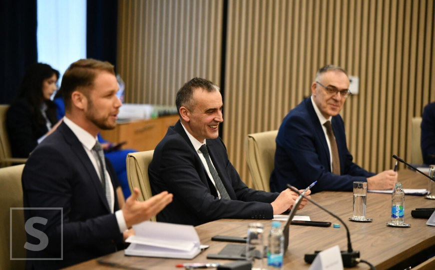 U petak potpisivanje: Ovo su tačke dokumenta kojeg Trojka iz RS nudi svima osim SNSD-u