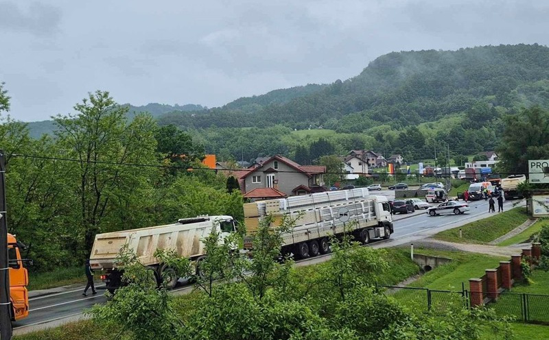Teška saobraćajna nesreća u BiH: Povrijeđeno više osoba, sudjelovala četiri vozila