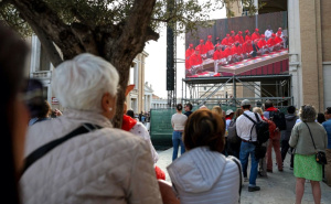 Trgovi i kafići u Rimu puni, a Italijani imaju svog favorita: Don Piero je bio miljenik pape Franje