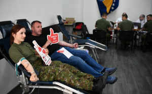U organizaciji Crvenog križa: Vojnici EUFOR-a darovali krv u Novom Sarajevu, evo šta su poručili