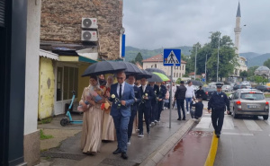 I ovo je Bosna i Hercegovina: Maturanti banjalučke medrese prošetali ulicama grada