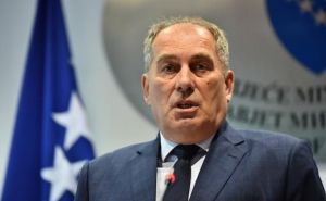 Bivši ministar sigurnosti i član SDS-a ne krije ponos: Dedina sila na okupljanju reprezentacije BiH