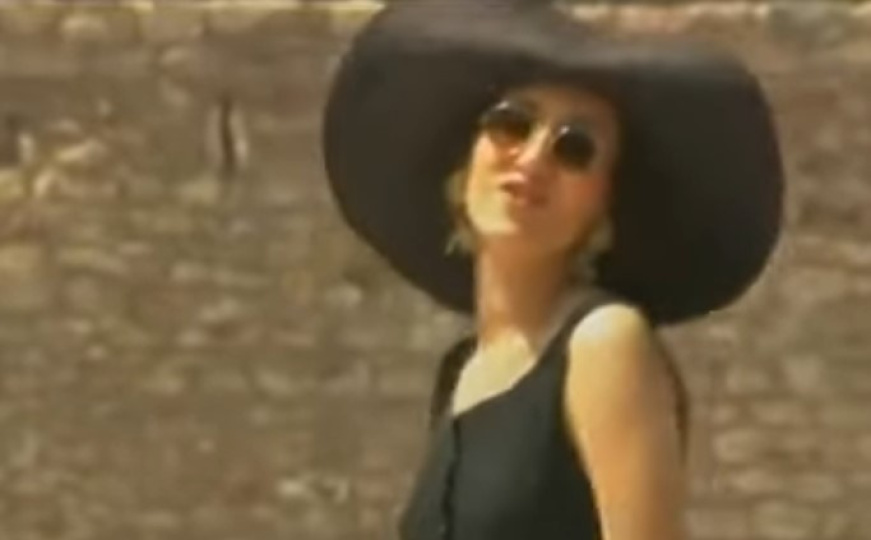 Zana i pjesma dana: "Nisam, nisam djevojka tvoga druga..."