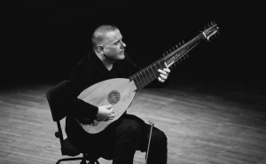 Lutnjist i gitarista svjetskog glasa: Koncert Edina Karamazovav otvara 18. Majske muzičke svečanosti