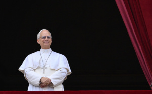 Papa Lav XIV postao modna ikona: Obukao je luksuzni komad garderobe koji sada žele svi