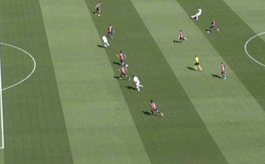 Real do penala već u 4. minuti El Clasica: Ofsajd situacija izazvala polemike