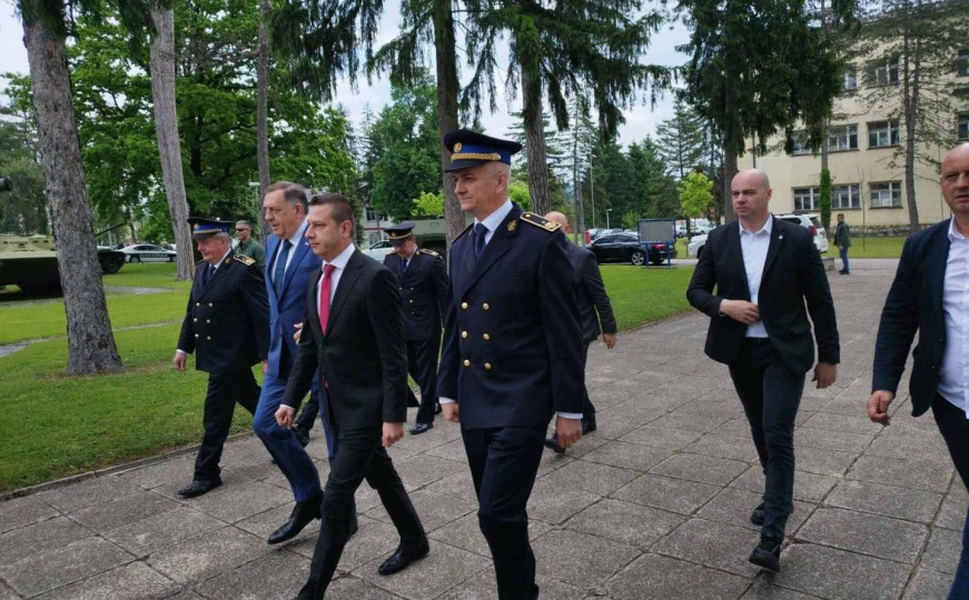 Dragan Bursać: "Helezova blamaža - ministar bez vojske i država bez zakona"