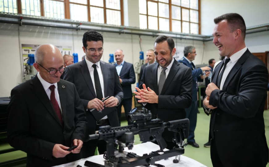 Helez sa ambasadorima u Goraždu: Namjenska industrija ključna za stabilnost i suverenitet BiH