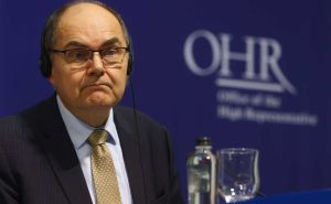 Spasonosni ili poziv očajnika: Hoće li, kada i kako Christian Schmidt odmrsiti naš Gordijev čvor?