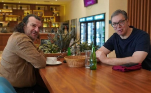 Vučiću nisu pomogli ni Aca Lukas ni ćevapi: Najavio trodnevnu feštu, skup trajao dva sata