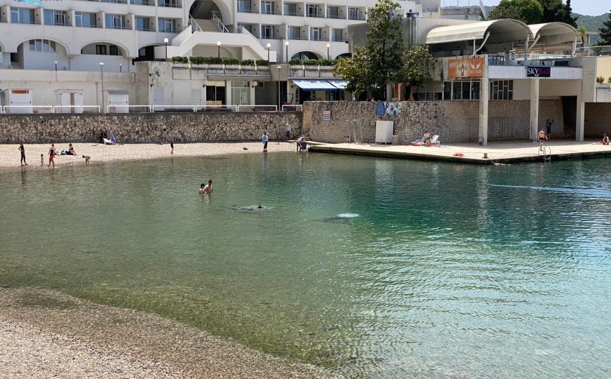 Početak sezone u Neumu obećava: Obala BiH već krcata gostima iz raznih dijelova svijeta