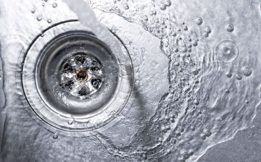 Očistite odvod bez sode bikarbone i octa: Preporučuje se upotreba ovih preparata