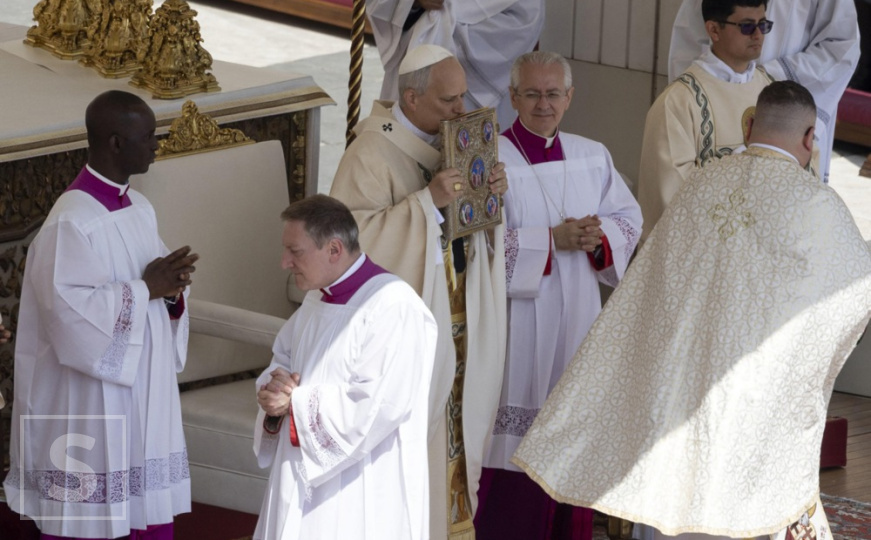Nije za svakoga: Ko su žene koje imaju privilegiju da nose bijelo pred papom?