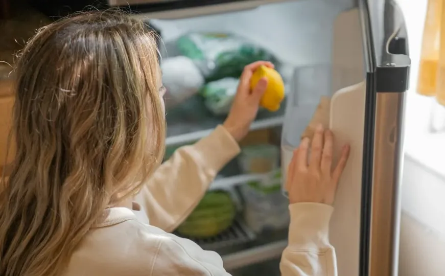 Neutrališite neugodan miris u frižideru: Sve što trebate je jedna popularna namirnica