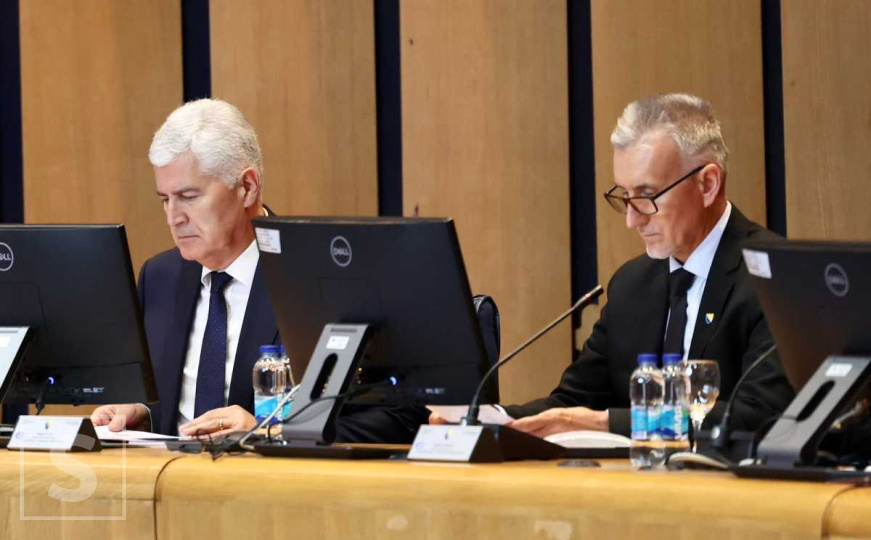 Kemal Ademović oštro o partnerima: 'Trojka nije trebala praviti vlast sa Dodikom'