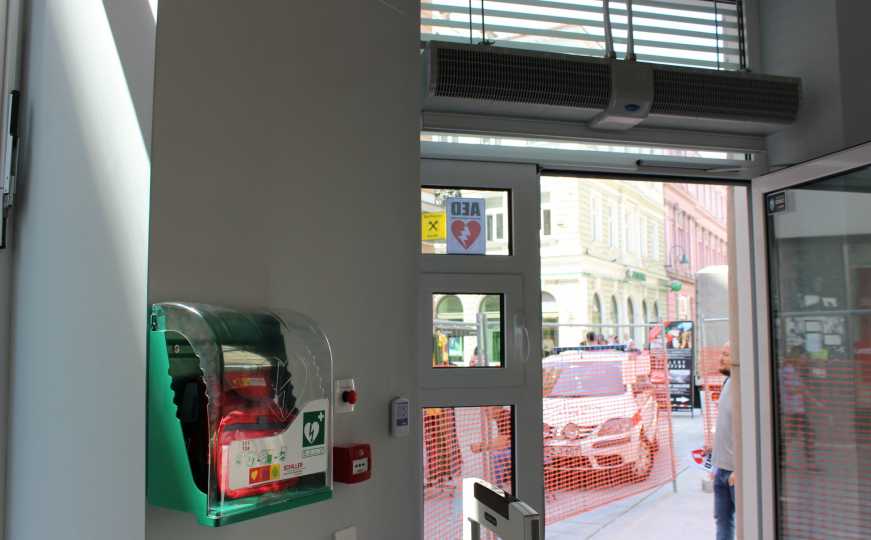 Uređaji koji spašavaju živote: KS kreće s projektom postavljanja defibrilatora na javnim mjestima