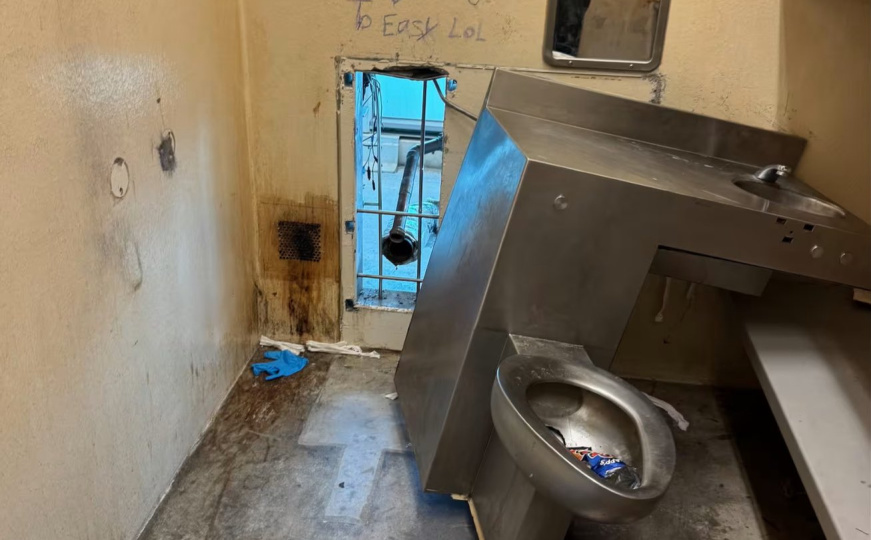 Bizarni detalji bjekstva iz zatvora u SAD: Uhapšen radnik jer im je omogućio bijeg kroz otvor od WC