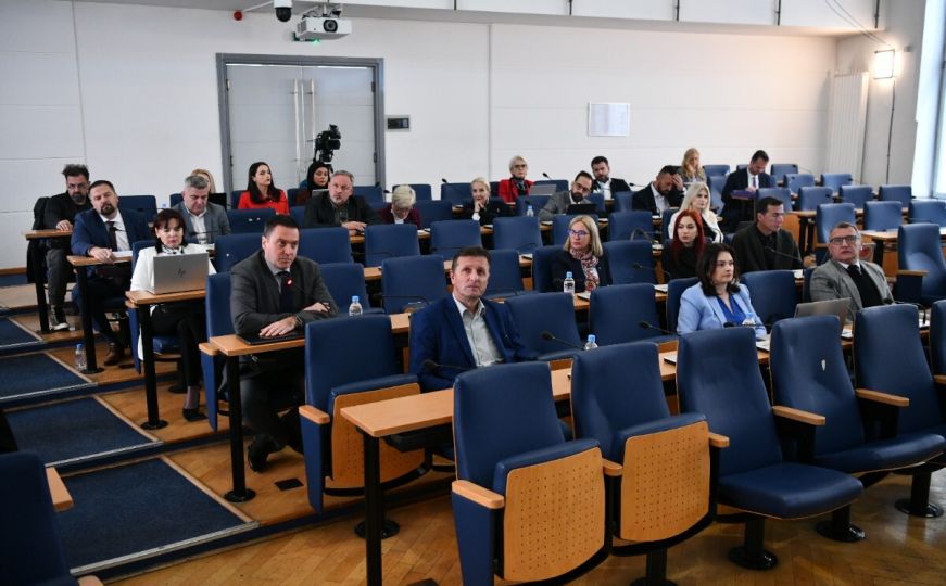 Na sjednici Vlade KS: Usvojeno povećanje plaća zdravstvenim radnicima za 10 posto