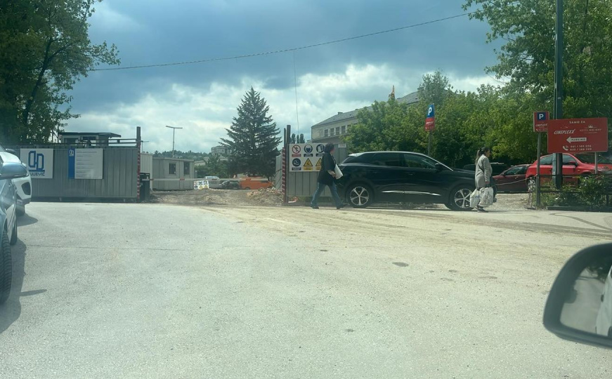 Građani prijavili prljanje ulice u centru Sarajeva: Komunalne službe odmah reagovale