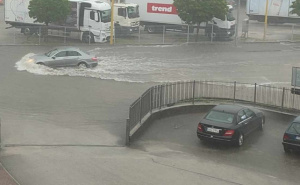 Nevrijeme i danas u BiH: Za kratko vrijeme pala ogromna količina kiše, poplavljene ulice