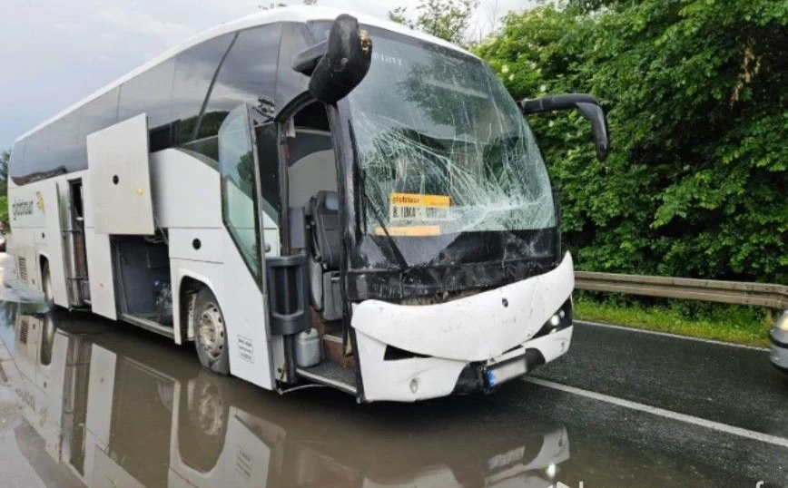 Još jedna nesreća na M-17 u Mostaru: Sudarili se autobus i kamion