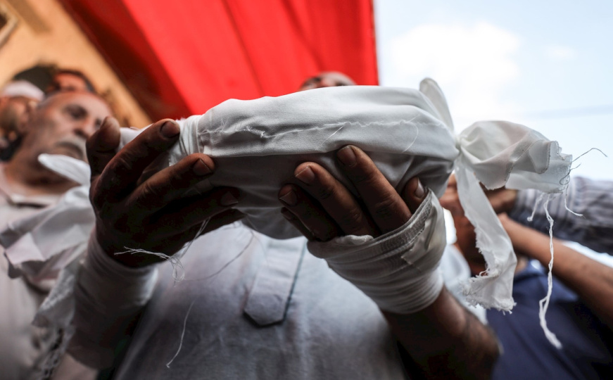 Monstruoznost bez granica: U izraelskim napadima ubijena beba stara jedan dan