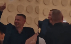 Nenad Nešić 'slavio' slobodu: Na stolu i torta sa njegovim likom i dignuta tri prsta