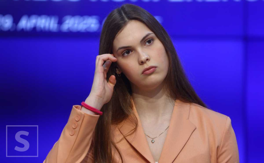 Lana Pudar u drugačijem izdanju, blista od sreće