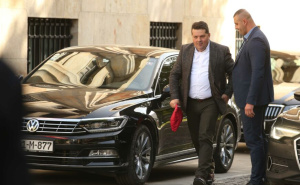 Sumnjive nabavke u RS: Automobili za skupštinu od firme povezane sa Stevandićevim savjetnikom
