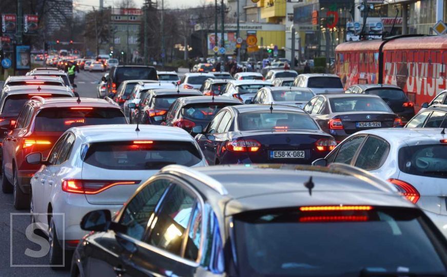 Važna obavijest za vozače: Danas izmjene saobraćaja u više dijelova grada, evo u kojim terminima