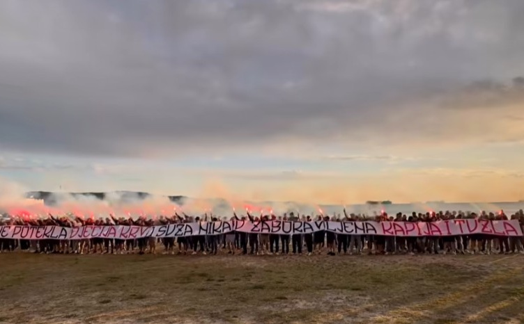 "Za Tuzlu, za Kapiju, za istinu": BH Fanaticosi obilježili 30. godišnjicu masakra
