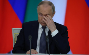 Rusija tvrdi: Ukrajinci napali Putinov helikopter, oboreno desetine dronova