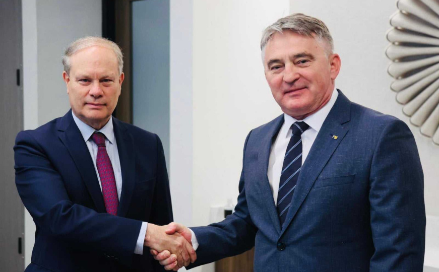 Komšić s francuskim ambasadorom u Daytonu: 'Vrijeme je da BiH dobije datum pregovora'