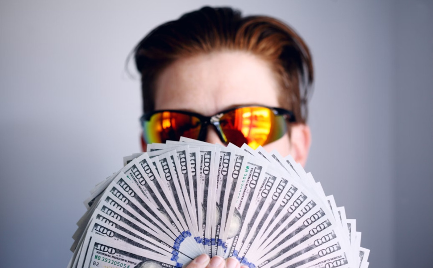 Jednostavno im je suđeno: Ova tri znaka horoskopa plivat će u novcu kad - tad