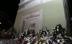 Tačno u 20:55 sati, Tuzlom je odjeknula sirena: 'Kapija ostaje otvorena rana ovog grada'