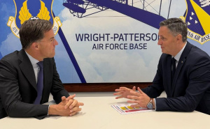 Bećirović razgovarao sa Markom Rutteom: Naglašena posvećenost sigurnosti BiH