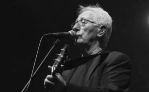 Legendarni Oliver Dragojević i bezvremenska balada "Dženi"