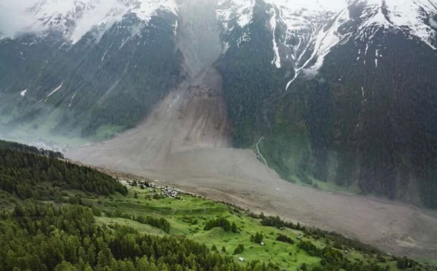 Katastrofa u Blattenu: Ledenjak Birch se urušio, selo evakuirano, nestala jedna osoba