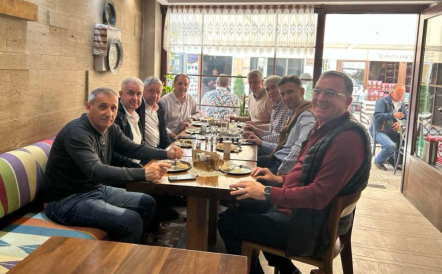 Lijep gest: "Bordo-bijeli veterani" kupovinom 100 ulaznica podržali spektakl na Koševu